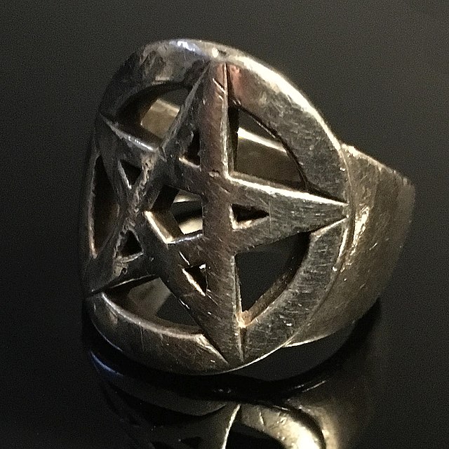Silver Pentagram Finger Ring